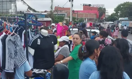 BARRIO LINDO REACTIVÓ SUS VENTAS CON COMERCIANTES EN CALLES Y ACERAS