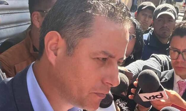 LARA VISITA SAN PEDRO POR DENUNCIAS DE DERECHOS HUMANOS Y CONVERSA CON ARCE