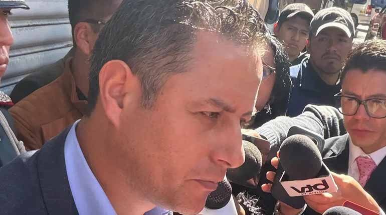 LARA VISITA SAN PEDRO POR DENUNCIAS DE DERECHOS HUMANOS Y CONVERSA CON ARCE