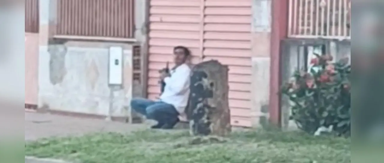PLAN TRES MIL: SOSPECHOSO DE BALEAR A UNA MUJER SE ATRINCHERA Y MOVILIZA A LA POLICÍA