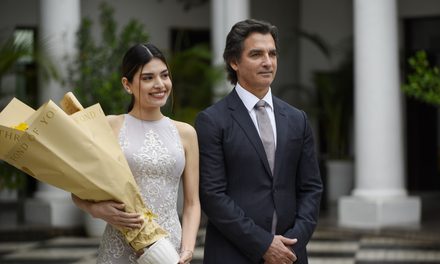 CAMILA ZENTENO ES PRESENTADA COMO LA NUEVA REINA DE SANTA CRUZ