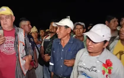 PRODUCTORES DE YAPACANÍ ACUERDAN LEVANTAR BLOQUEO TRAS FIRMAR CONVENIO CON EL GOBIERNO