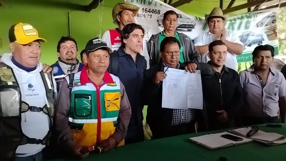 TRANSPORTE DEL NORTE INTEGRADO SUSPENDE BLOQUEO TRAS ACUERDO CON EL GOBIERNO