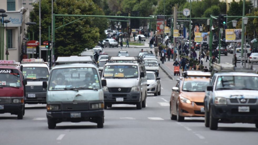 TRANSPORTE LIBRE AMENAZA CON MOVILIZACIÓN NACIONAL SI EL GOBIERNO NO ATIENDE SUS DEMANDAS