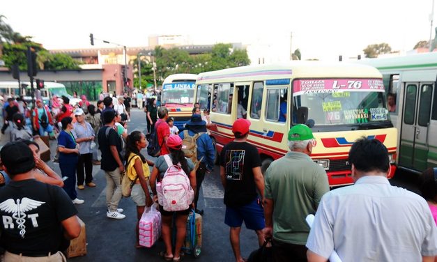 ALCALDÍA Y TRANSPORTE URBANO ACUERDAN MANTENER EL PASAJE EN TRES BOLIVIANOS