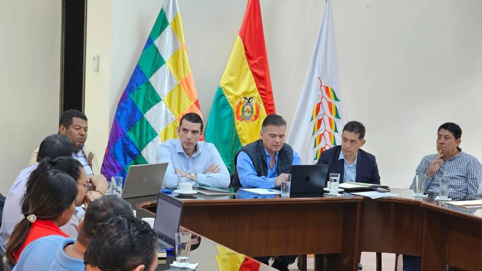 TRANSPORTISTAS RATIFICAN PARO PARA EL LUNES PESE A REUNIÓN CON EL GOBIERNO
