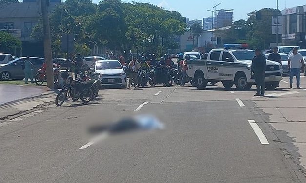 HOMBRE ES ACRIBILLADO A PLENA LUZ DEL DÍA EN EL SEGUNDO ANILLO DE LA AVENIDA MUTUALISTA