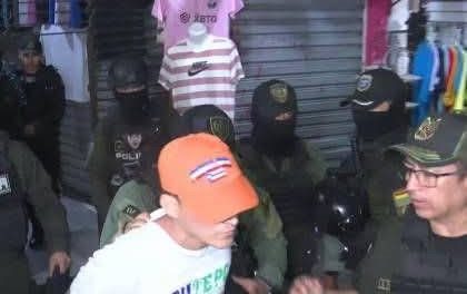 LOS POZOS: TRES APREHENDIDOS TRAS DENUNCIA DE AMENAZAS CON ARMA DE FUEGO