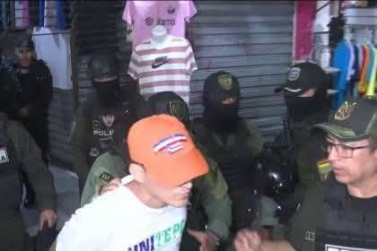 LOS POZOS: TRES APREHENDIDOS TRAS DENUNCIA DE AMENAZAS CON ARMA DE FUEGO