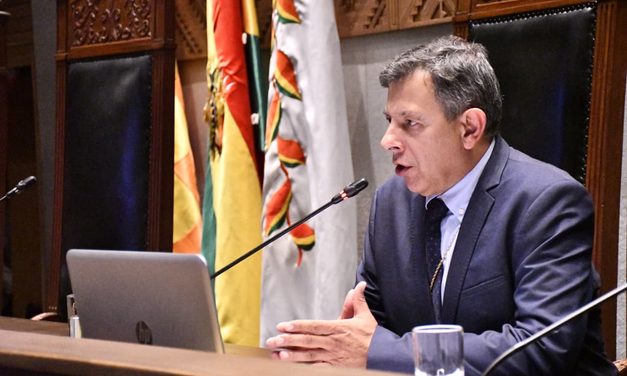 DIEGO ÁVILA: “EL PRESIDENTE ES RODRIGO PAZ” Y DESCARTA TRANSFERENCIA DEL MANDO