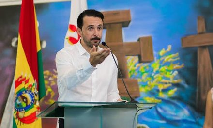 ¿FERIADO EL 25 DE SEPTIEMBRE EN SANTA CRUZ? VELASCO CONSULTA A LOS CRUCEÑOS