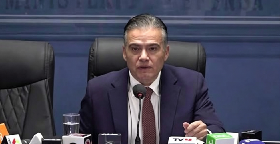 MINISTRO JUSTINIANO ANUNCIA DIÉSEL A BS 9,80 Y HASTA 2.500 LITROS PARA PEQUEÑOS PRODUCTORES