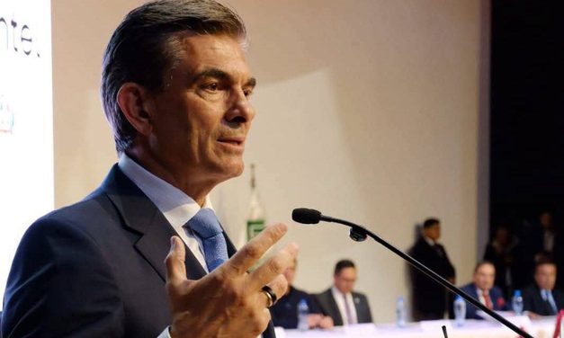 PAZ EXPONE SU PLAN ECONÓMICO: MENOR DÉFICIT, RECORTE DEL GASTO Y CAMBIOS EN COMBUSTIBLES