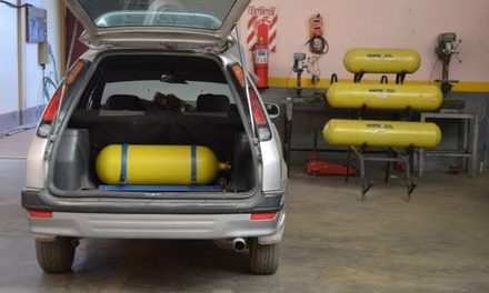 ALZA DEL DIÉSEL IMPULSA CONVERSIONES DE VEHÍCULOS A GNV