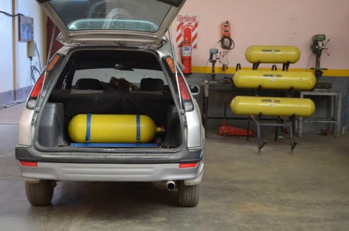 ALZA DEL DIÉSEL IMPULSA CONVERSIONES DE VEHÍCULOS A GNV