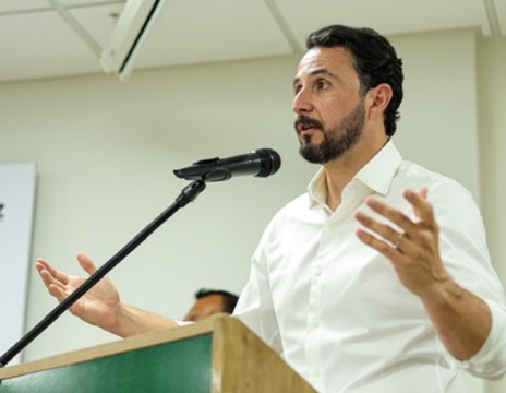 GOBERNADOR VELASCO PLANTEA QUE YPFB DEJE DE IMPORTAR Y COMERCIALIZAR COMBUSTIBLES SUBSIDIADOS