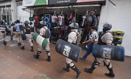 OPERATIVO MUNICIPAL RECUPERA ACERAS OCUPADAS POR TALLERES EN LA AVENIDA BRASIL