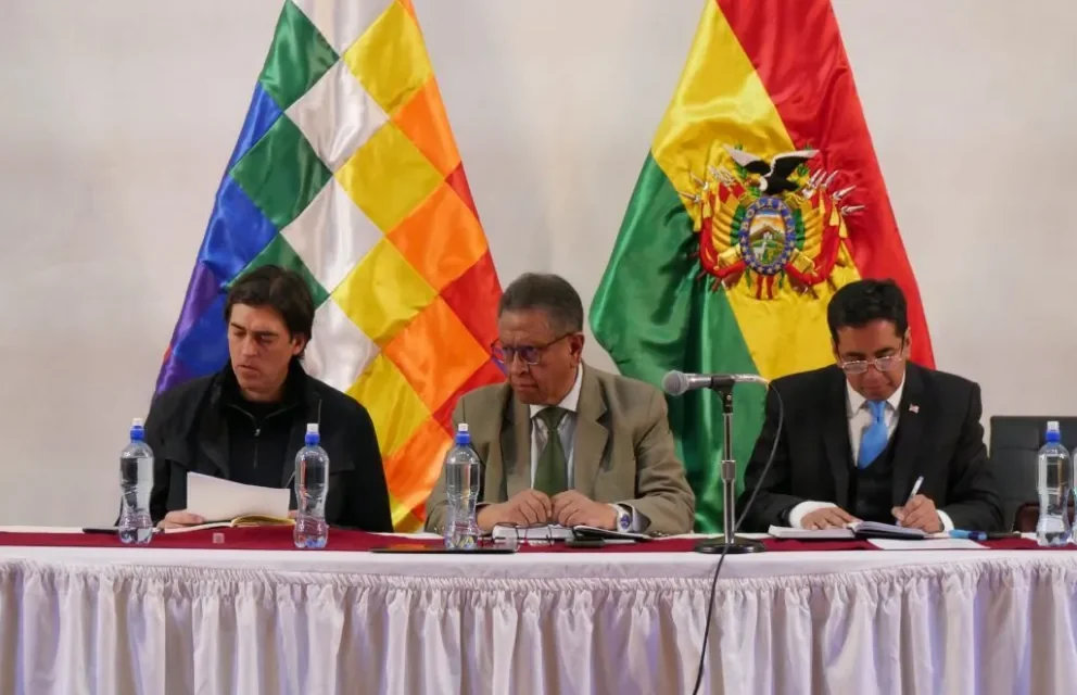 GOBIERNO DESPLIEGA MINISTROS PARA EXPLICAR EL RETIRO DE LA SUBVENCIÓN A LOS COMBUSTIBLES