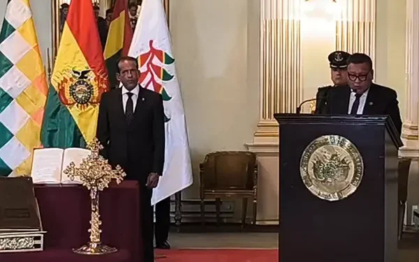 LUIS FERNANDO CAMACHO ASUME COMO EMBAJADOR DE BOLIVIA EN PARAGUAY
