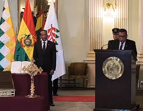 LUIS FERNANDO CAMACHO ASUME COMO EMBAJADOR DE BOLIVIA EN PARAGUAY