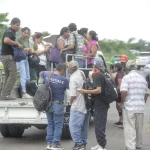 PARO DE MICROS OBLIGA A CRUCEÑOS A BUSCAR ALTERNATIVAS PARA MOVILIZARSE