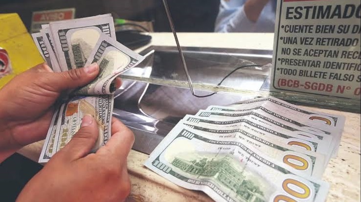 DÓLAR FLEXIBLE MARCA NUEVO MÁXIMO Y SUBE A BS 12,45 ESTE VIERNES