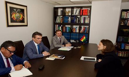 PAZ AFIRMA QUE GESTIONA $US 10.000 MILLONES PARA OBRAS Y PROYECTOS EN BOLIVIA