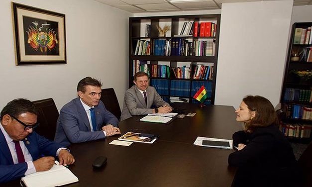 PAZ AFIRMA QUE GESTIONA $US 10.000 MILLONES PARA OBRAS Y PROYECTOS EN BOLIVIA