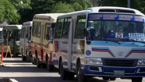 SECTOR TRANSPORTE PLANTEA PASAJE DE BS 6 TRAS ALZA DEL DIÉSEL