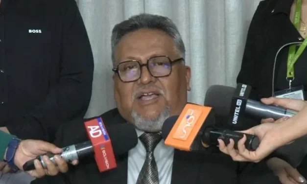 LUIS MONTAÑO ASUME COMO FISCAL GENERAL INTERINO