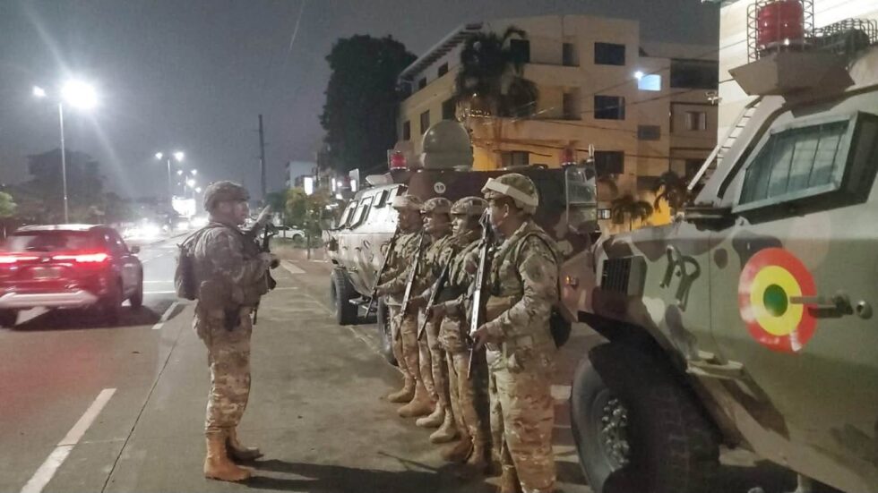 EL ATRACO A UNA JOYERÍA MOTIVÓ EL DESPLIEGUE DE EFECTIVOS MILITARES