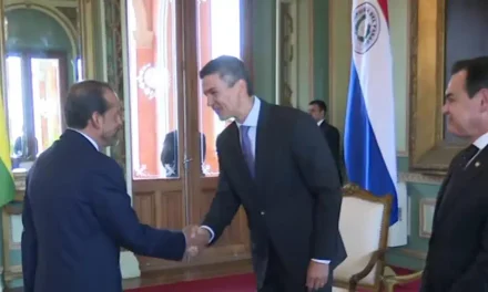 CAMACHO PRESENTA SUS CREDENCIALES COMO EMBAJADOR DE BOLIVIA ANTE EL GOBIERNO DE PARAGUAY