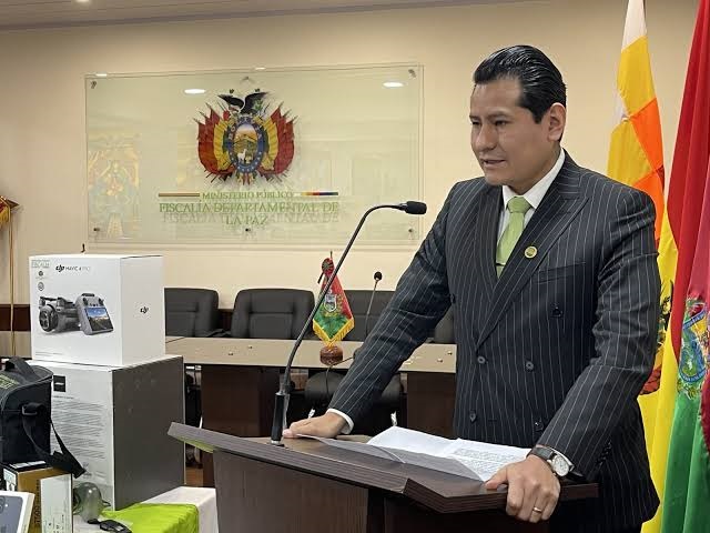 RENUNCIA LUIS CARLOS TORREZ A LA FISCALÍA DEPARTAMENTAL DE LA PAZ
