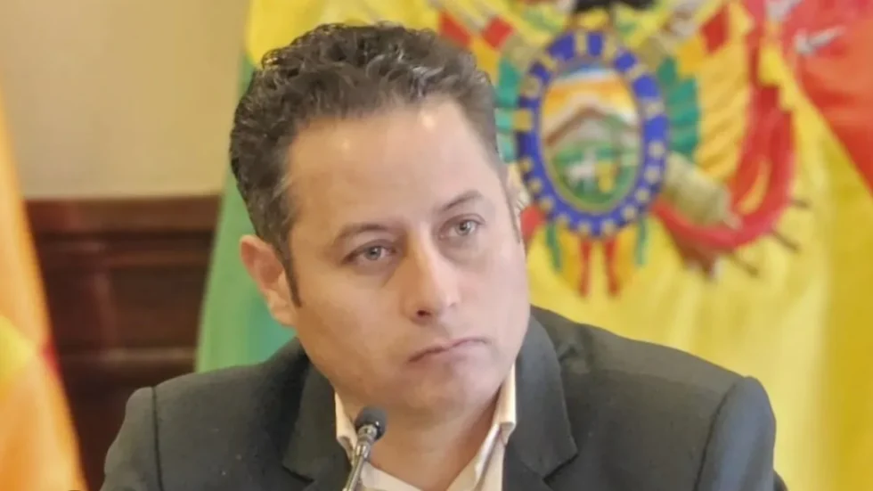 EDMAND LARA CUESTIONA LA APREHENSIÓN DE ROGER MARIACA