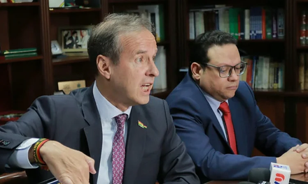 TUTO ANUNCIA DENUNCIA CONTRA EVO MORALES Y ÁLVARO GARCÍA  POR EL CASO HOTEL LAS AMÉRICAS