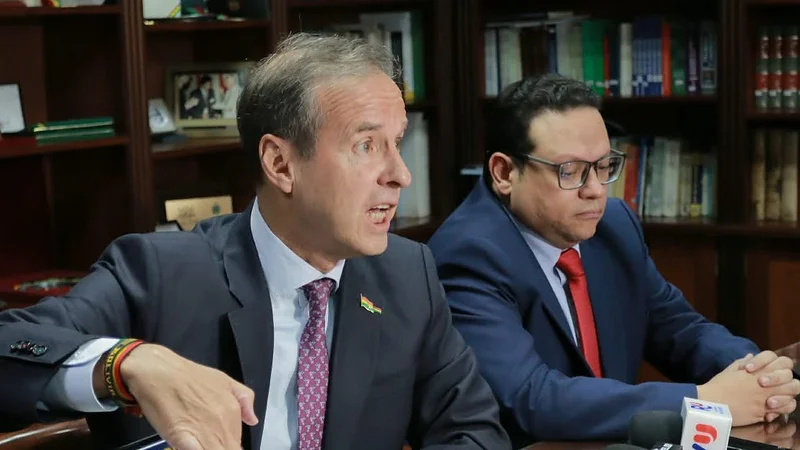 TUTO ANUNCIA DENUNCIA CONTRA EVO MORALES Y ÁLVARO GARCÍA  POR EL CASO HOTEL LAS AMÉRICAS