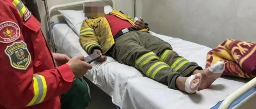TRES BOMBEROS RESULTAN AFECTADOS POR INCENDIO FORESTAL EN COCHABAMBA